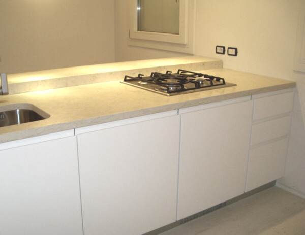 PIANO CUCINA IN MARMO BIANCONE
