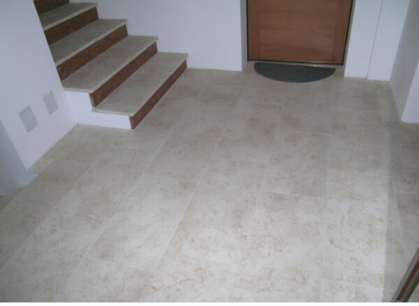 PAVIMENTO IN MARMO TERRASANTA PER INTERNO