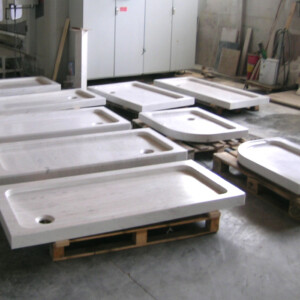PIATTI DOCCIA IN MARMO GIADA WHITE