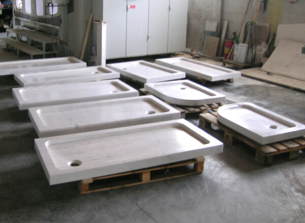 PIATTI DOCCIA IN MARMO GIADA WHITE