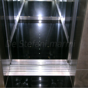 RIVESTIMENTO IN GRANITO PER ASCENSORE