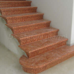SCALA IN MARMO ROSSO ASIAGO