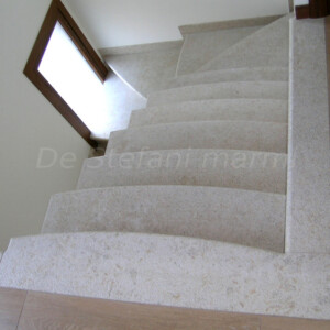 SCALA IN MARMO GIALLO D'ISTRIA