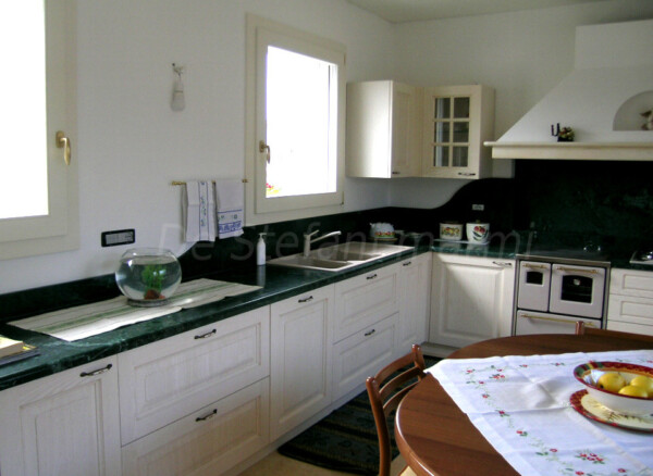 PIANO CUCINA IN MARMO VERDE GUATEMALA - immagine 2