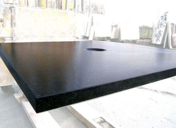 PIATTO DOCCIA FILO PAVIMENTO IN GRANITO NERO ASSOLUTO - immagine 6