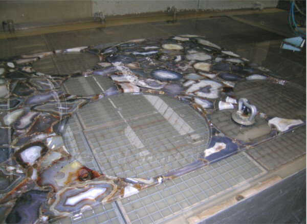 SCALA IN MARMO BIANCONE E INSERTI NATURAL AGATE - immagine 4