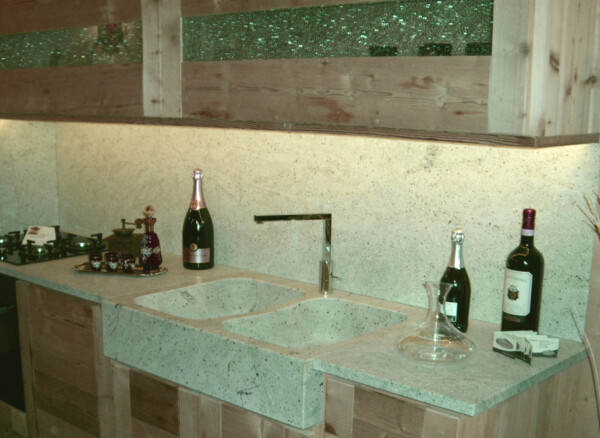 PIANO CUCINA IN GRANITO KASHMIR WHITE - immagine 3