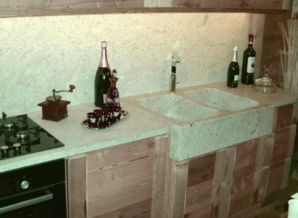 PIANO CUCINA IN GRANITO KASHMIR WHITE - immagine 2