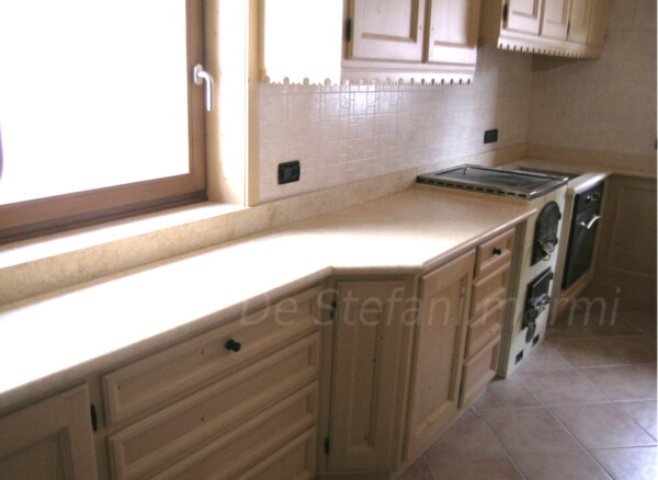 PIANO CUCINA MARMO SILVIA ORO CHIARO - immagine 4