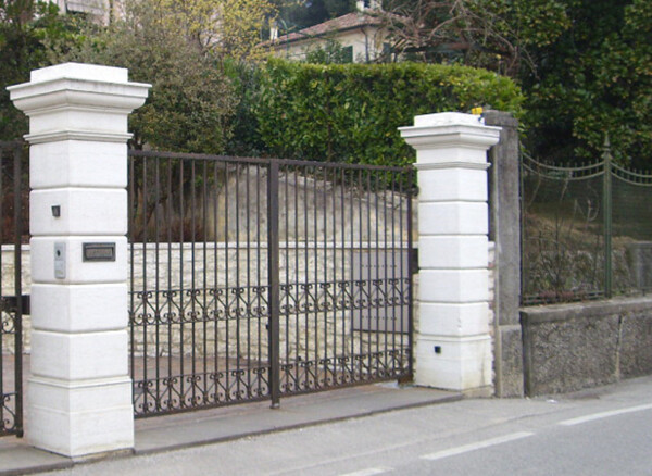 Pilastro in marmo biancone - immagine 2