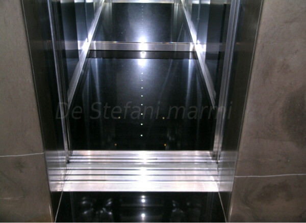 RIVESTIMENTO IN GRANITO PER ASCENSORE - immagine 4