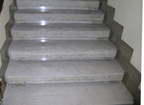 SCALA IN MARMO REPEN  LUCIDO - immagine 3