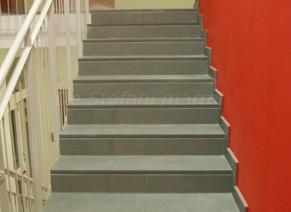 SCALA IN PIETRA ALBANERA - immagine 2