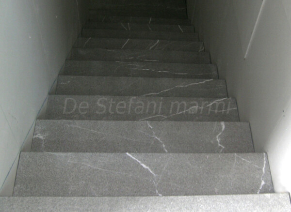 SCALA IN PIETRA PIASENTINA FIAMM. E SPAZZ. - immagine 3