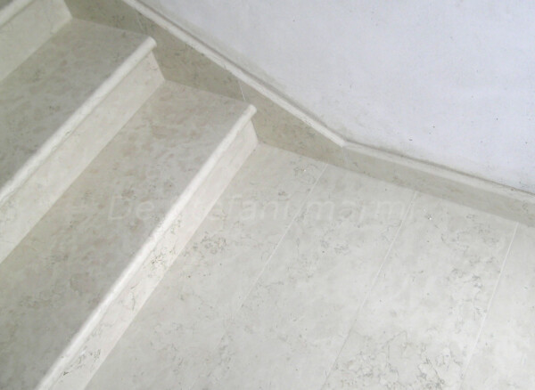 SCALE IN MARMO BIANCONE - immagine 2