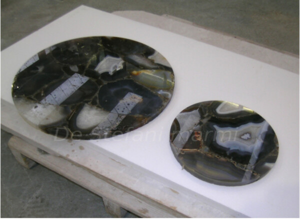 SCALA IN MARMO BIANCONE E INSERTI NATURAL AGATE - immagine 7