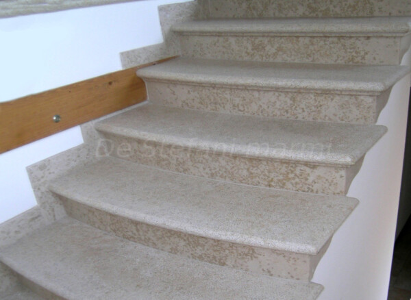 SCALA IN MARMO GIALLO D'ISTRIA - immagine 2